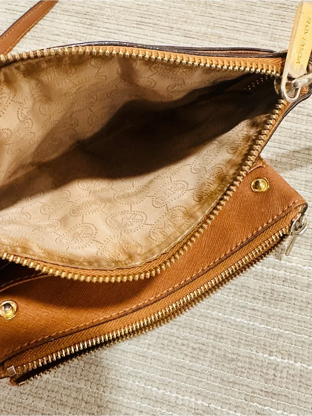 Vintage Michael Kors Brown Leather Gold‎ Hardware Cross Body Bag Classis Cute